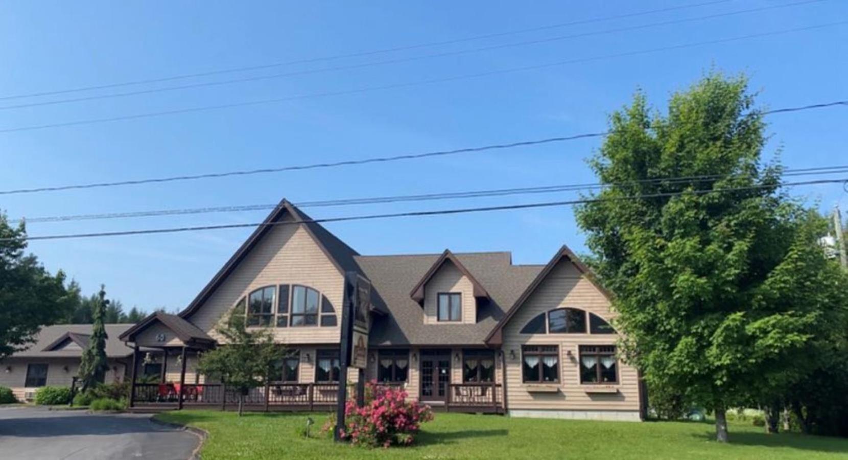 Auberge Micky Inc Edmundston Exterior foto