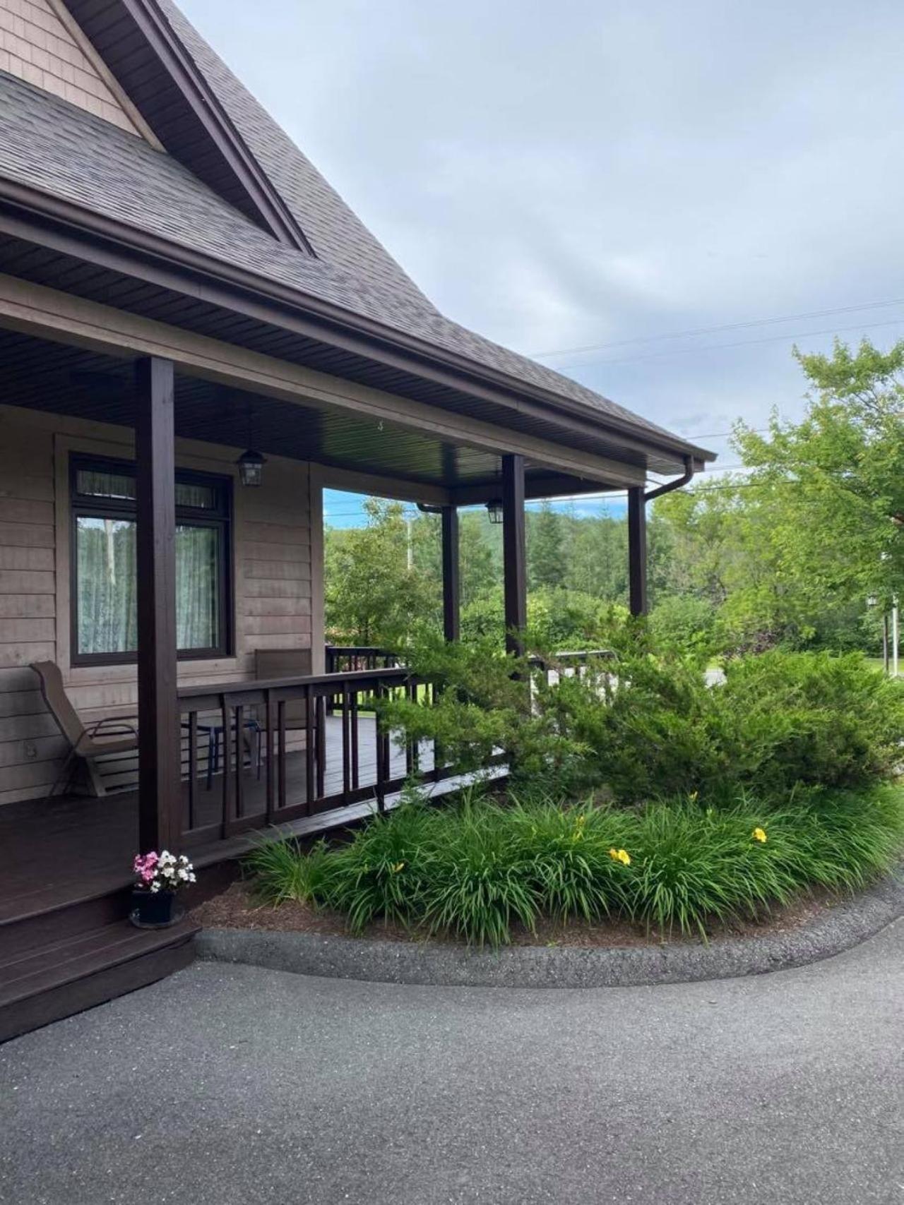 Auberge Micky Inc Edmundston Exterior foto