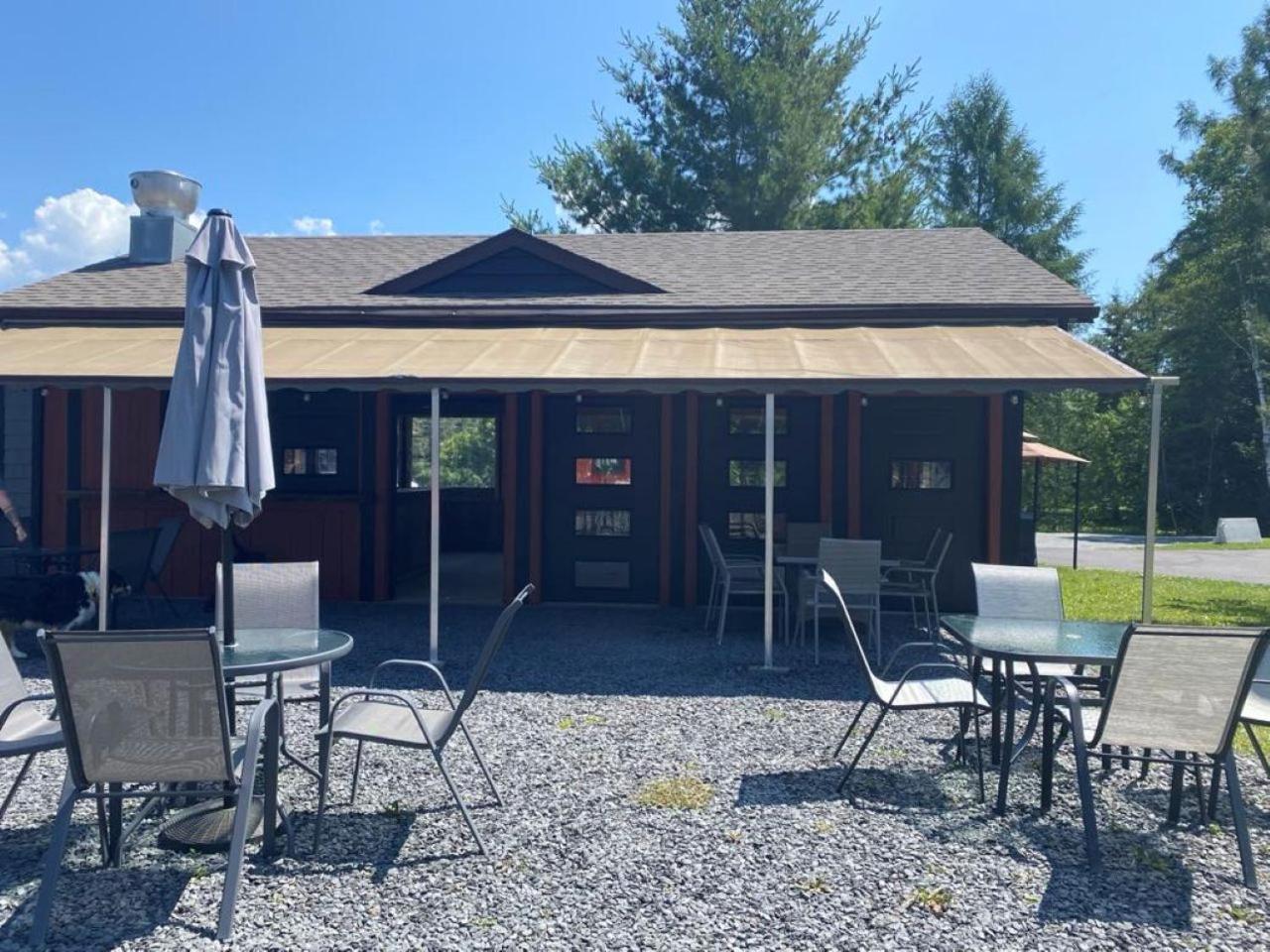 Auberge Micky Inc Edmundston Exterior foto