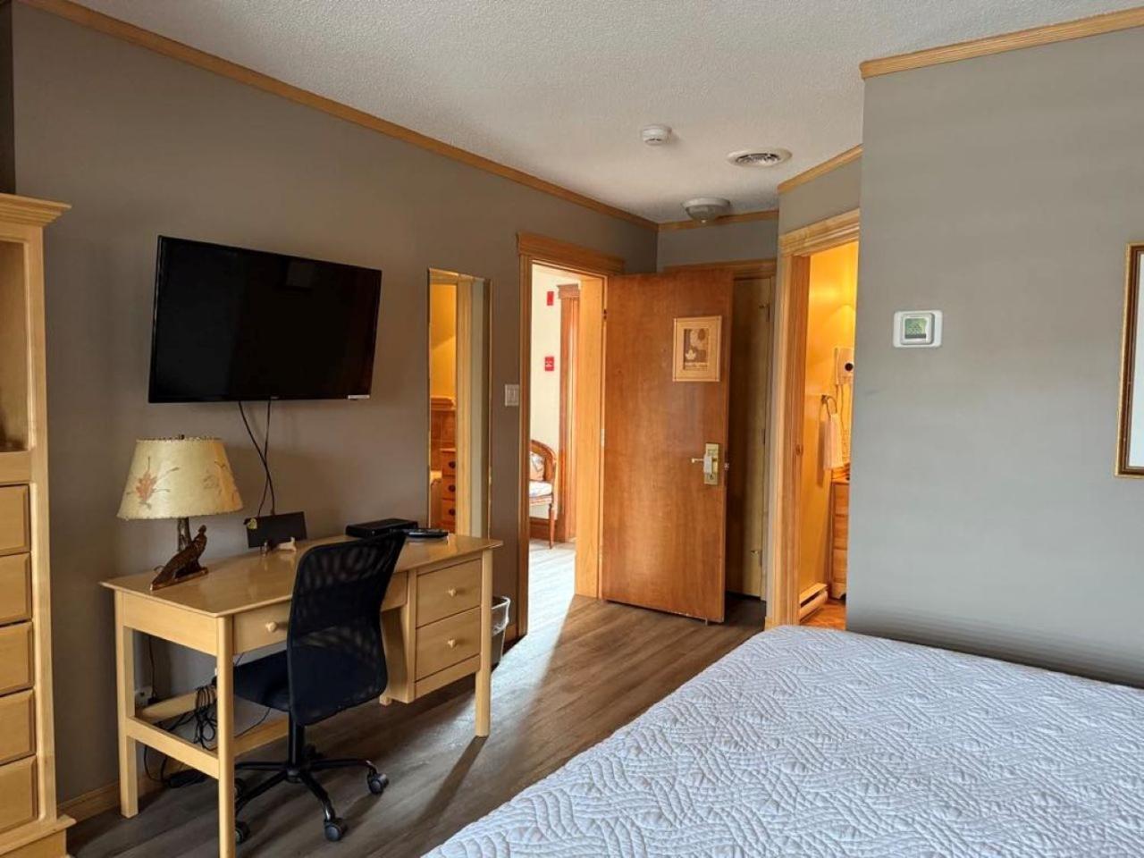 Auberge Micky Inc Edmundston Exterior foto